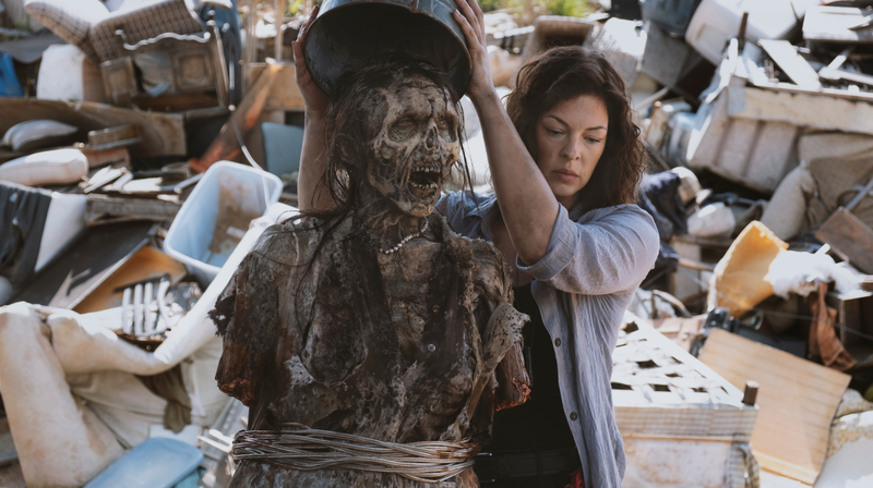 Illustration for article titled A split-second decision prepares to change The Walking Dead forever